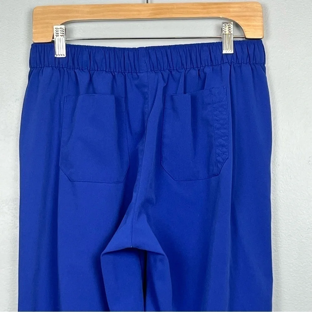 Vera Bradley blue elastic waist pullon scrub pants, medium petite.